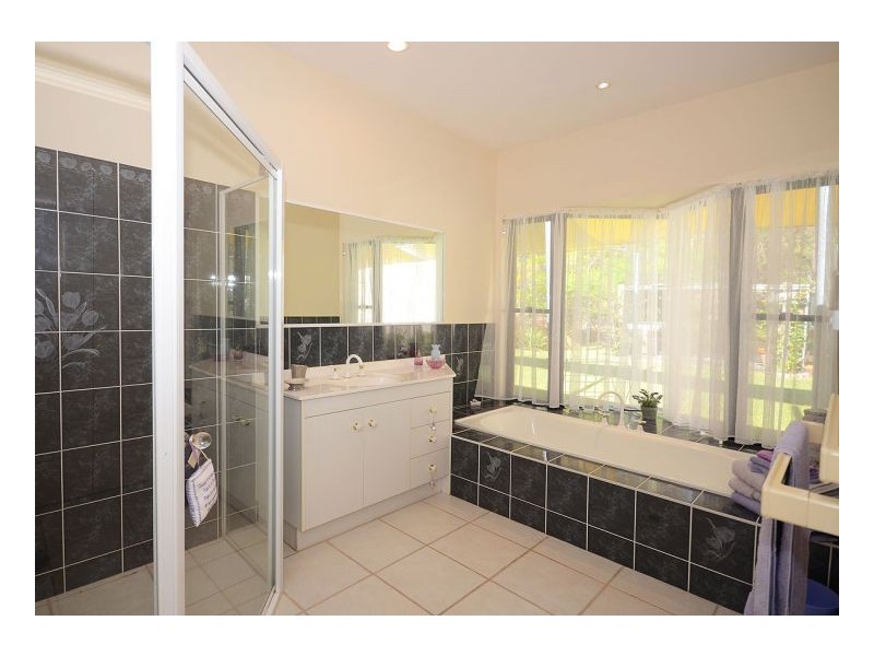 55 Pindari Cres, Sunshine Acres QLD 4655