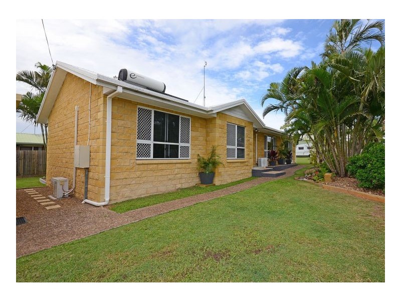 112 Hammond Street, Urangan QLD 4655