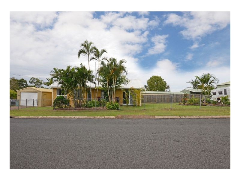 112 Hammond Street, Urangan QLD 4655