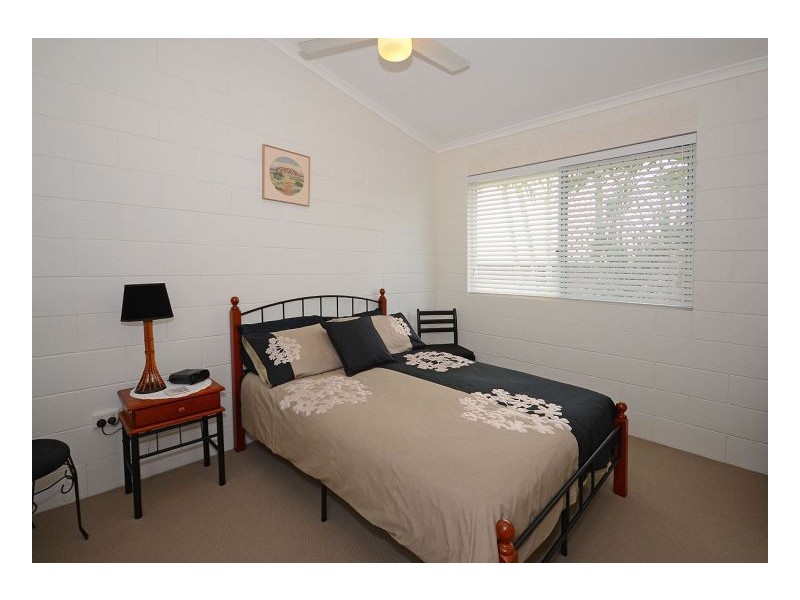 112 Hammond Street, Urangan QLD 4655