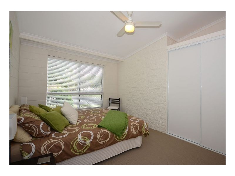 112 Hammond Street, Urangan QLD 4655