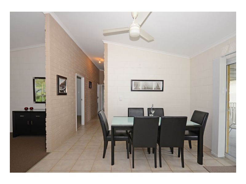 112 Hammond Street, Urangan QLD 4655