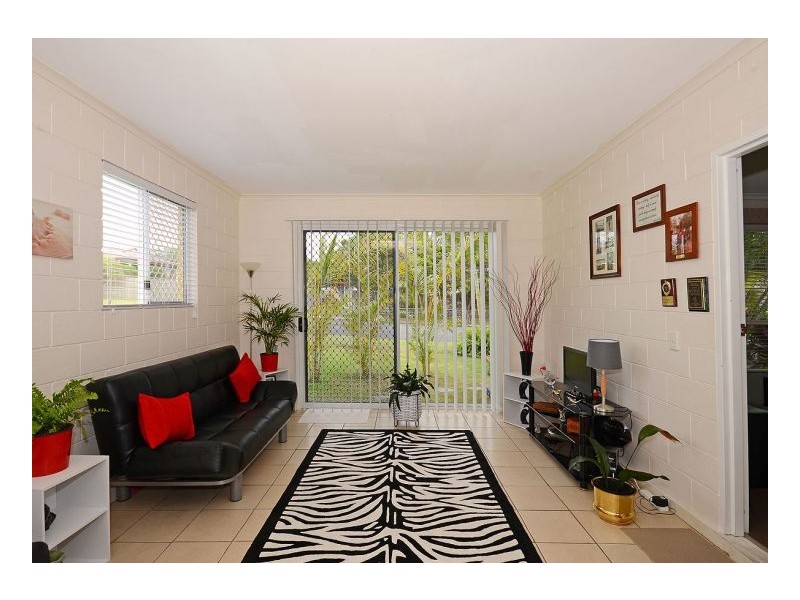 112 Hammond Street, Urangan QLD 4655