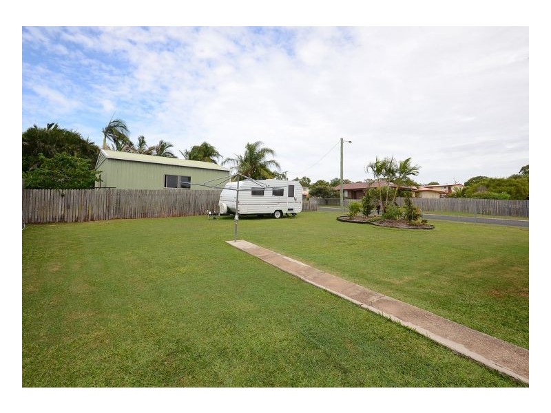 112 Hammond Street, Urangan QLD 4655