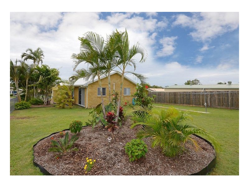 112 Hammond Street, Urangan QLD 4655