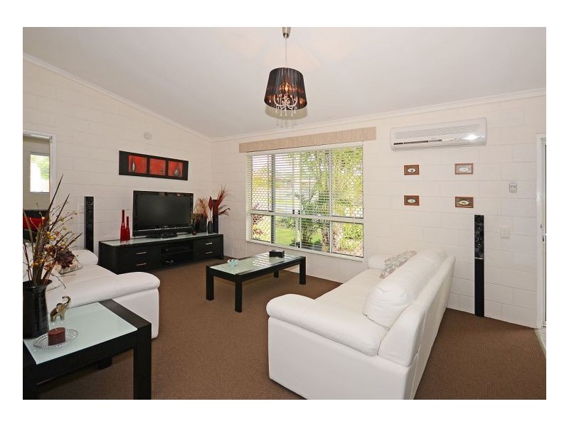 112 Hammond Street, Urangan QLD 4655