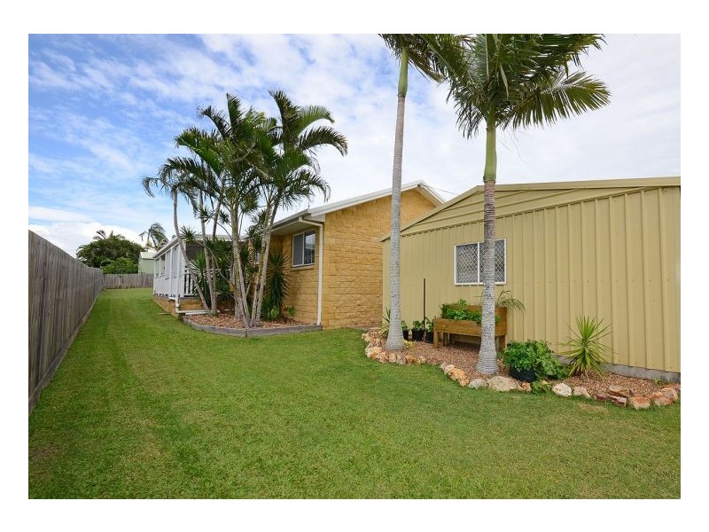 112 Hammond Street, Urangan QLD 4655