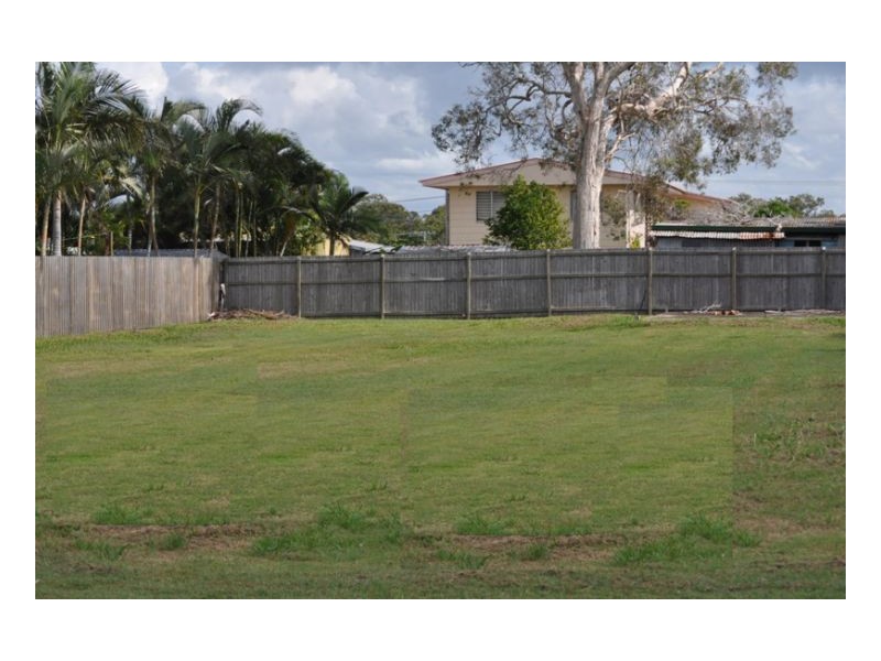 13 Herbert Street, Urangan QLD 4655
