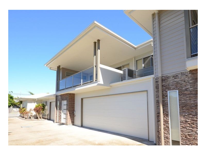 2/542 Charlton Esplanade, Urangan QLD 4655