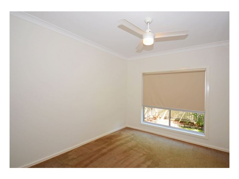 2/542 Charlton Esplanade, Urangan QLD 4655