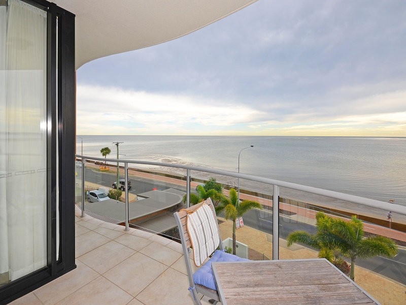 16/558 Esplanade, Urangan QLD 4655