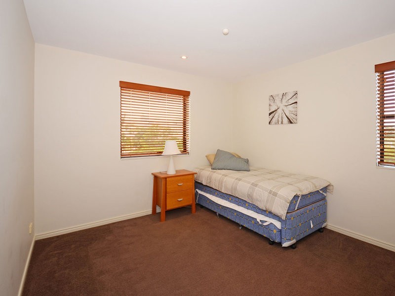 16/558 Esplanade, Urangan QLD 4655