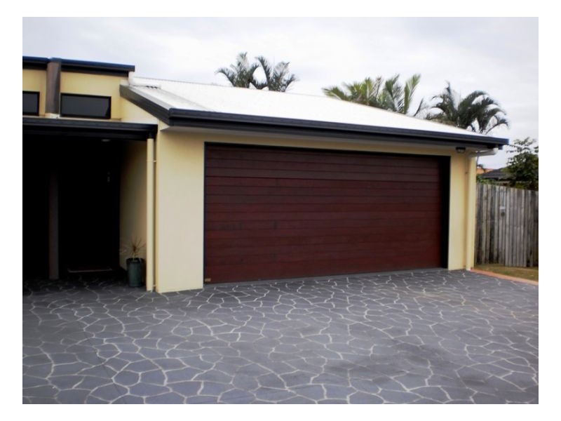 2/11 Lockerbie Court, Kawungan QLD 4655