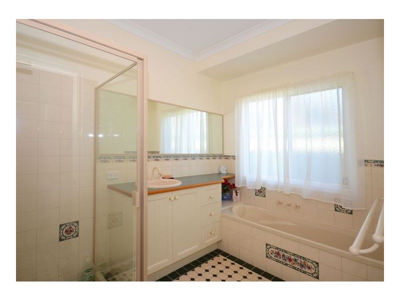 8 Raward Road, Wondunna QLD 4655