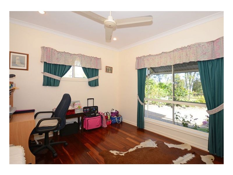 8 Raward Road, Wondunna QLD 4655