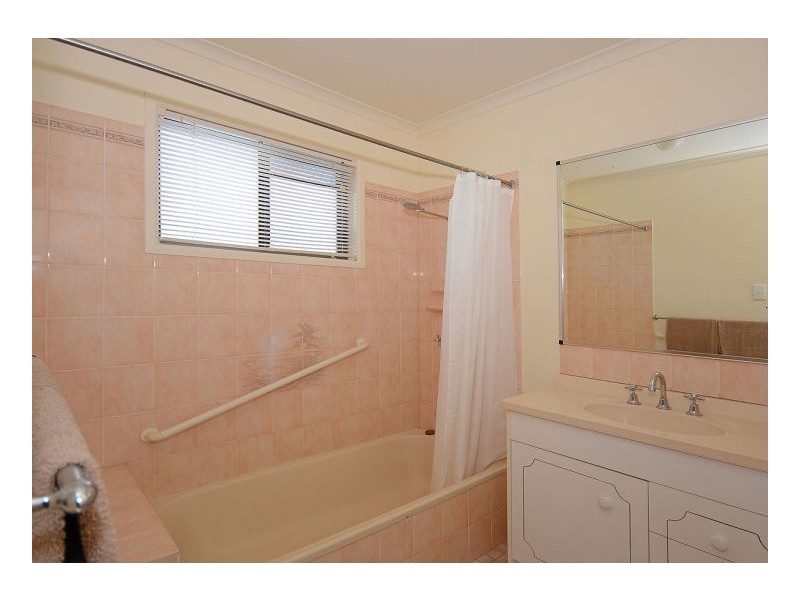 34 Pelican Avenue, Booral QLD 4655