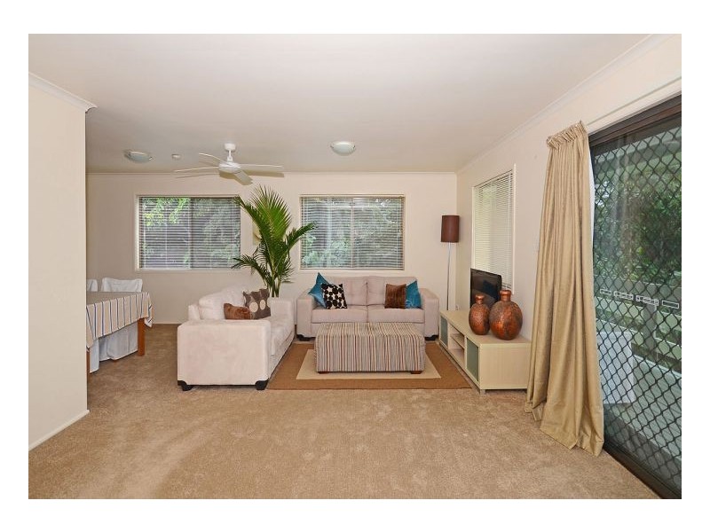 34 Pelican Avenue, Booral QLD 4655