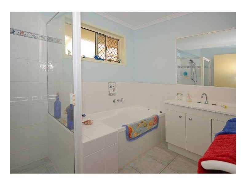 12 Arwon Close, Point Vernon QLD 4655