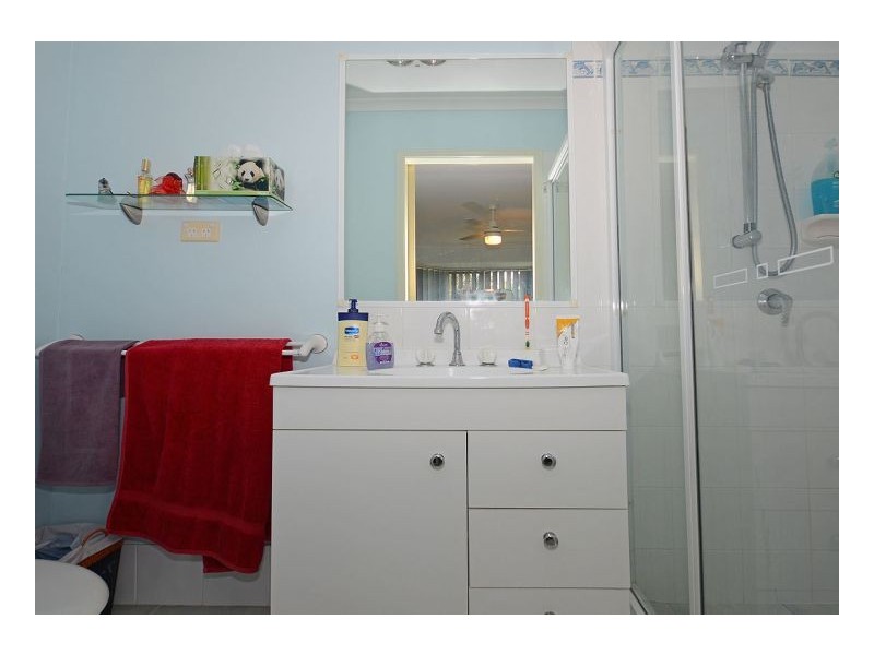 12 Arwon Close, Point Vernon QLD 4655