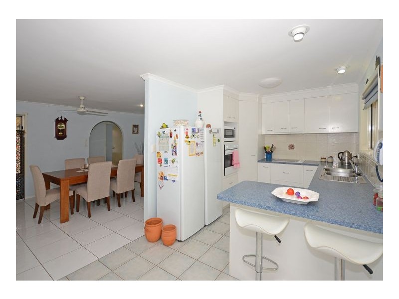 12 Arwon Close, Point Vernon QLD 4655