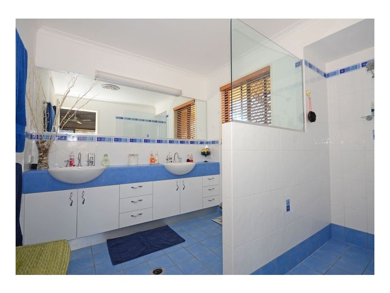 27 Rosedale Drive, Wondunna QLD 4655
