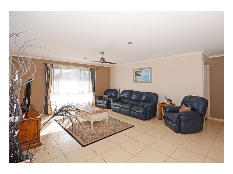 27 Rosedale Drive, Wondunna QLD 4655