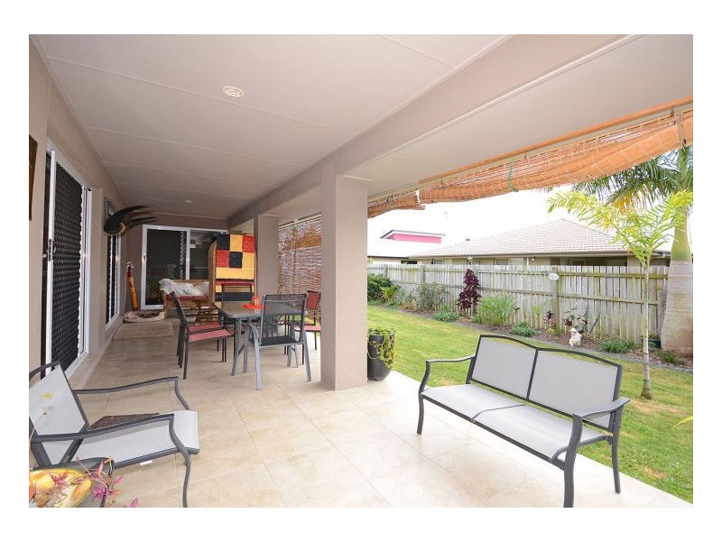 14 Captain Cook Street, Urraween QLD 4655