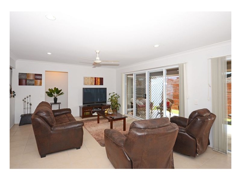 14 Captain Cook Street, Urraween QLD 4655