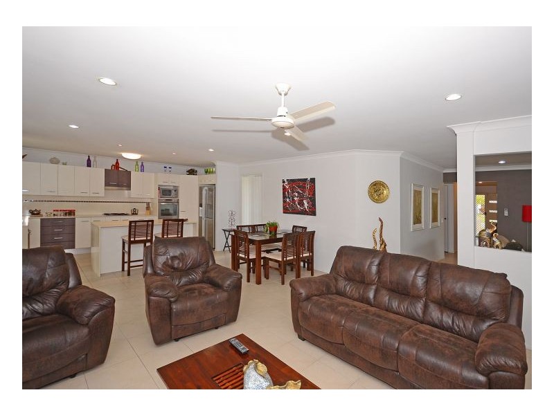 14 Captain Cook Street, Urraween QLD 4655