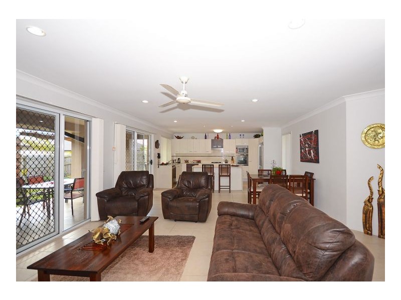 14 Captain Cook Street, Urraween QLD 4655