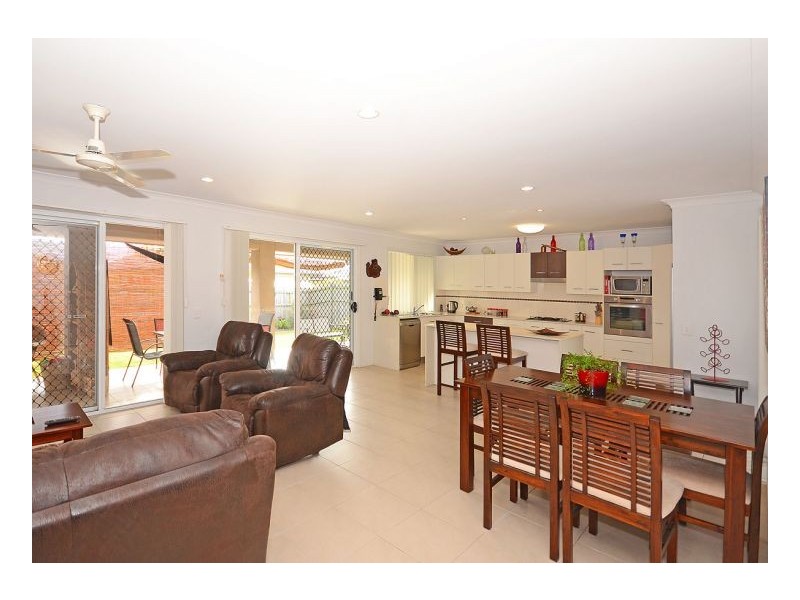 14 Captain Cook Street, Urraween QLD 4655