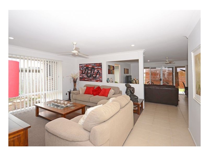 14 Captain Cook Street, Urraween QLD 4655