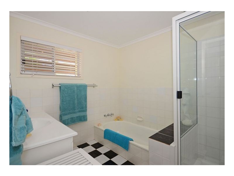 320 Boat Harbour Drive, Scarness QLD 4655