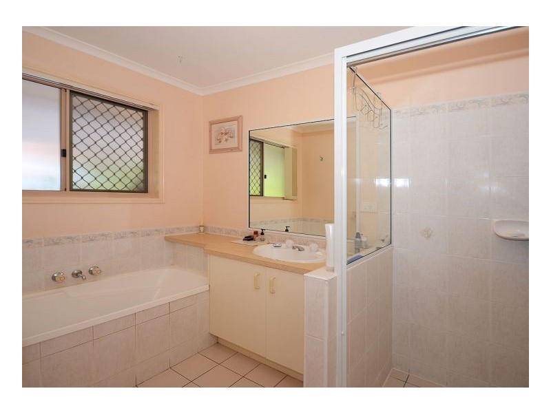 63 North Street, Point Vernon QLD 4655