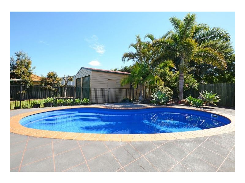 63 North Street, Point Vernon QLD 4655