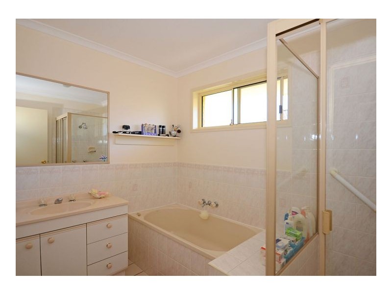 33 Merlin Drive, Urangan QLD 4655