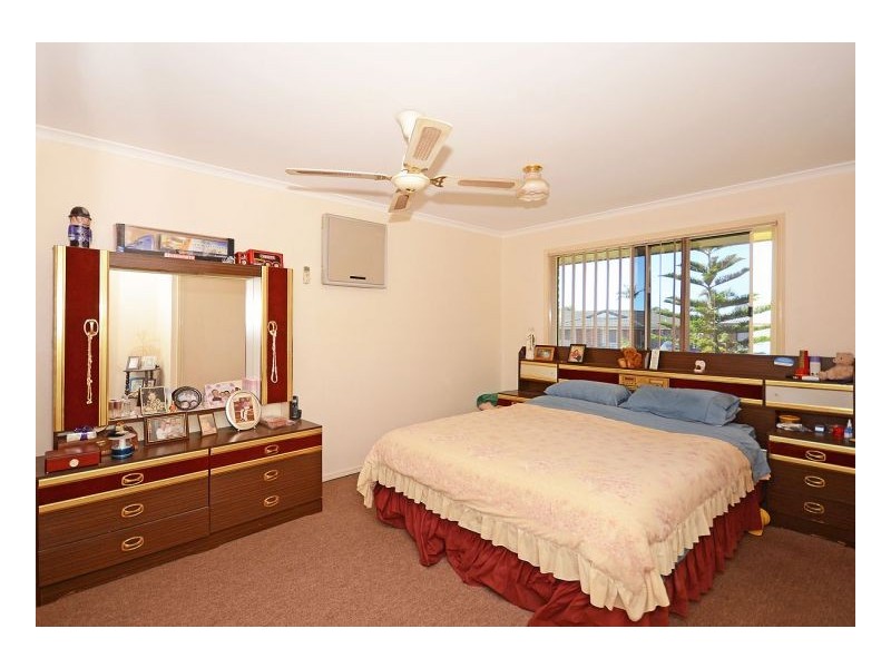 33 Merlin Drive, Urangan QLD 4655