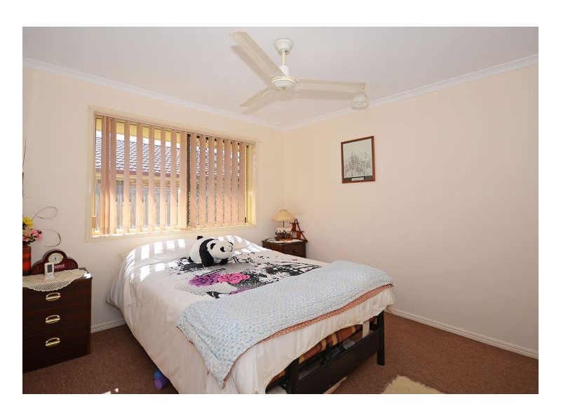 33 Merlin Drive, Urangan QLD 4655