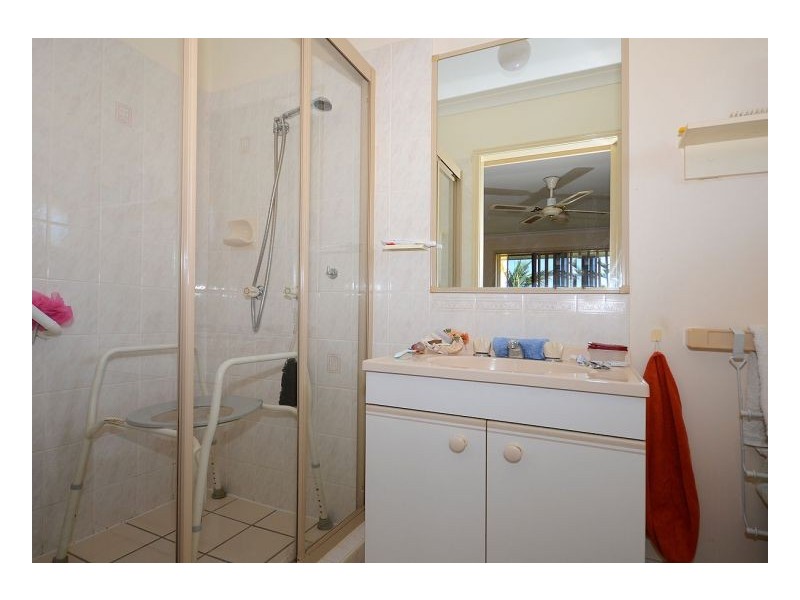 33 Merlin Drive, Urangan QLD 4655