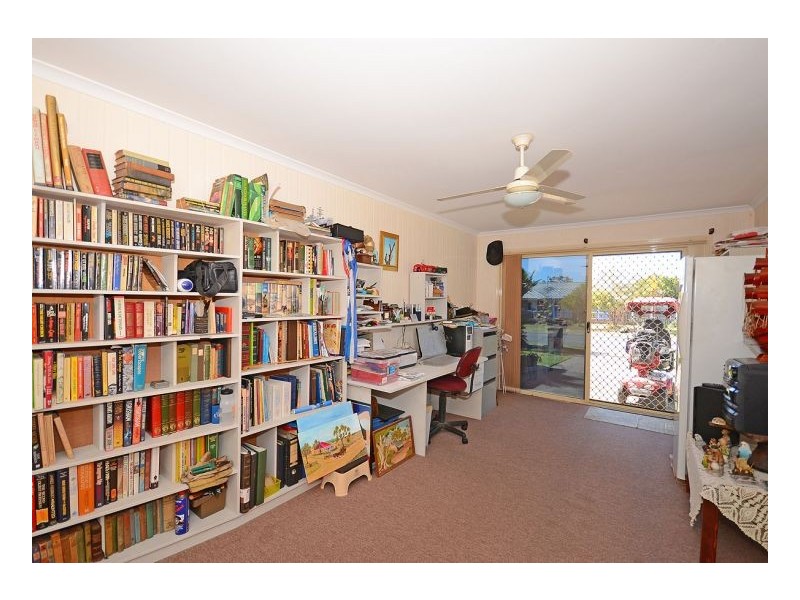 33 Merlin Drive, Urangan QLD 4655