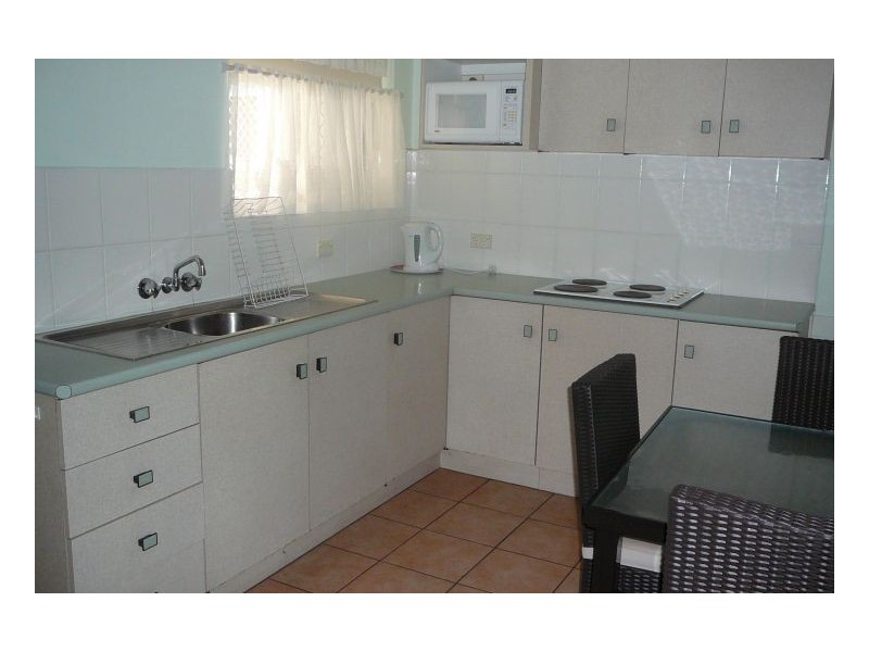 11/477 Esplanade, Torquay QLD 4655