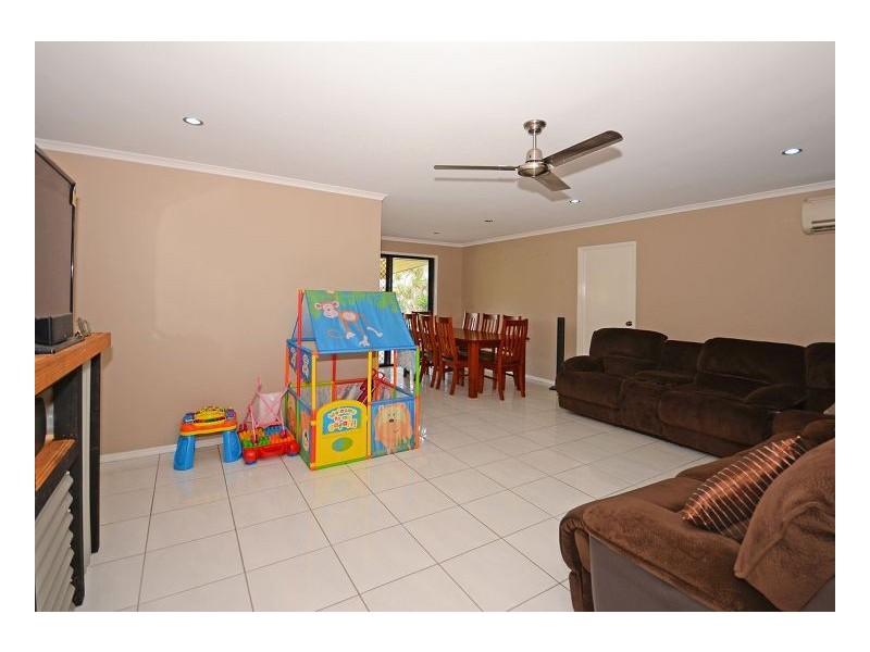 39 Hyperno Road, Point Vernon QLD 4655