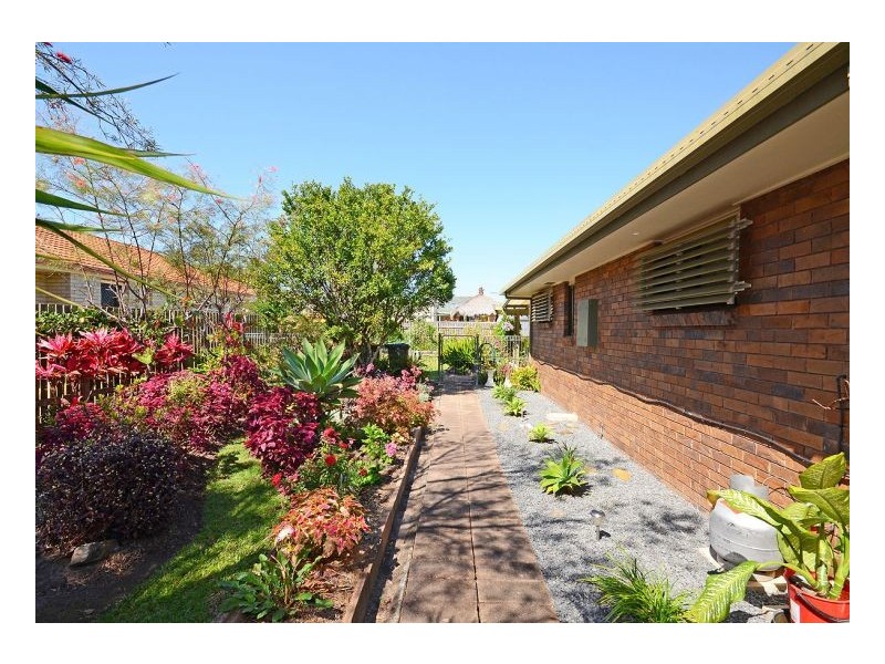 36 Wattle Street, Point Vernon QLD 4655