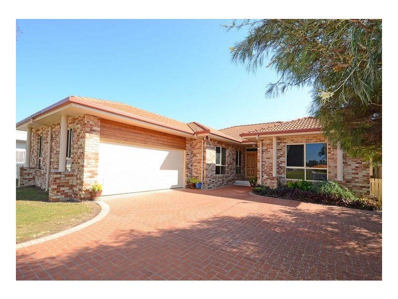 146 Truro Street, Urangan QLD 4655