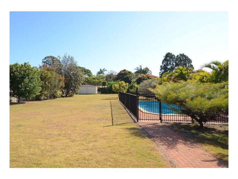 146 Truro Street, Urangan QLD 4655