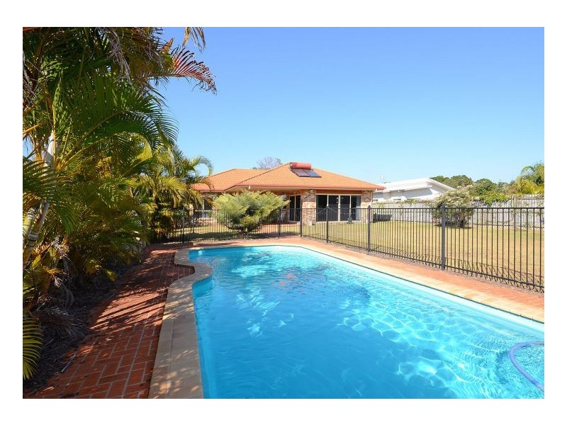 146 Truro Street, Urangan QLD 4655