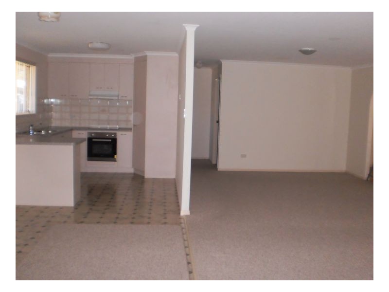 39 Kingfisher Parade, Toogoom QLD 4655