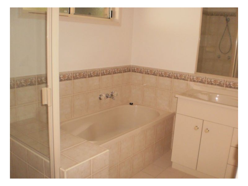 39 Kingfisher Parade, Toogoom QLD 4655