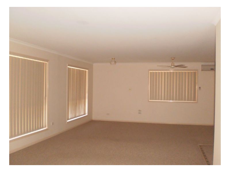 39 Kingfisher Parade, Toogoom QLD 4655