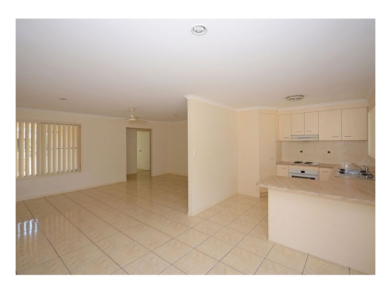 10 Pharlap Court, Point Vernon QLD 4655